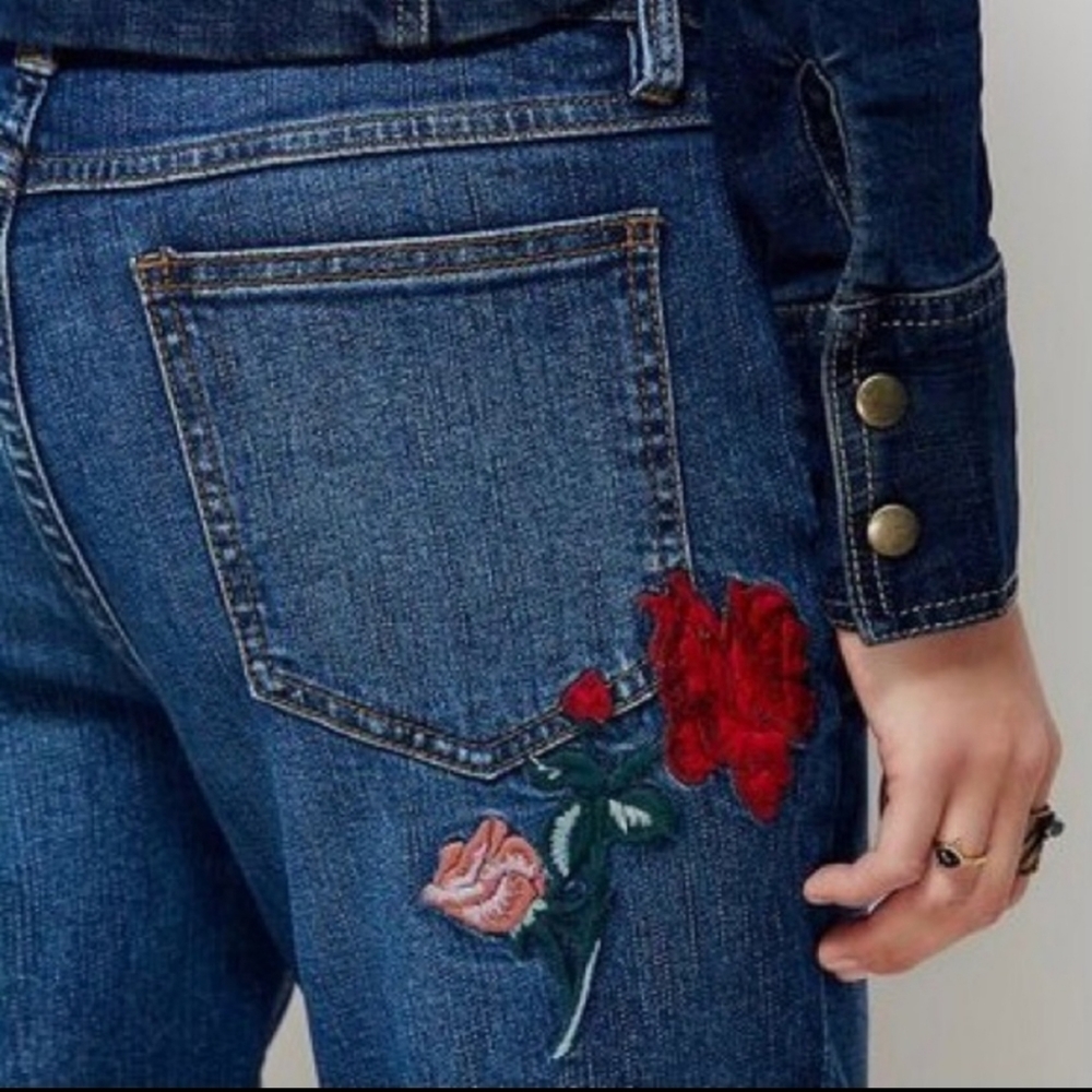 FREE PEOPLE Four Seasons Rose Embroidered Jeans Dark Wash Size 26